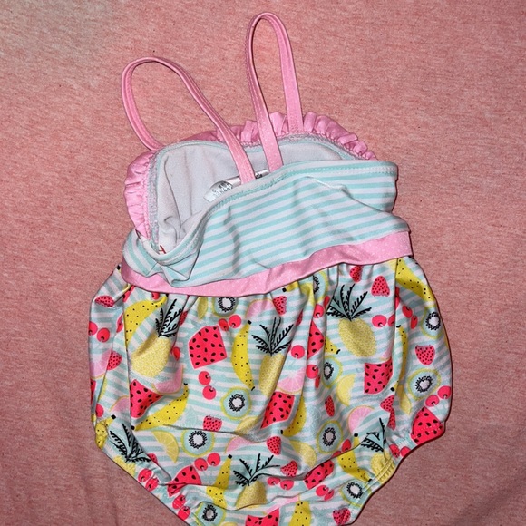 Only tried on - Picture 2 of 2